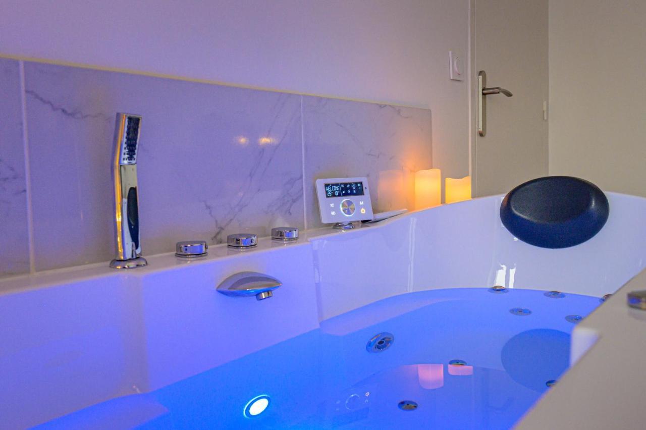 Cinema & Jacuzzi Aux Etoiles - Casabianca Suite Saint-Etienne (Loire) Exterior foto